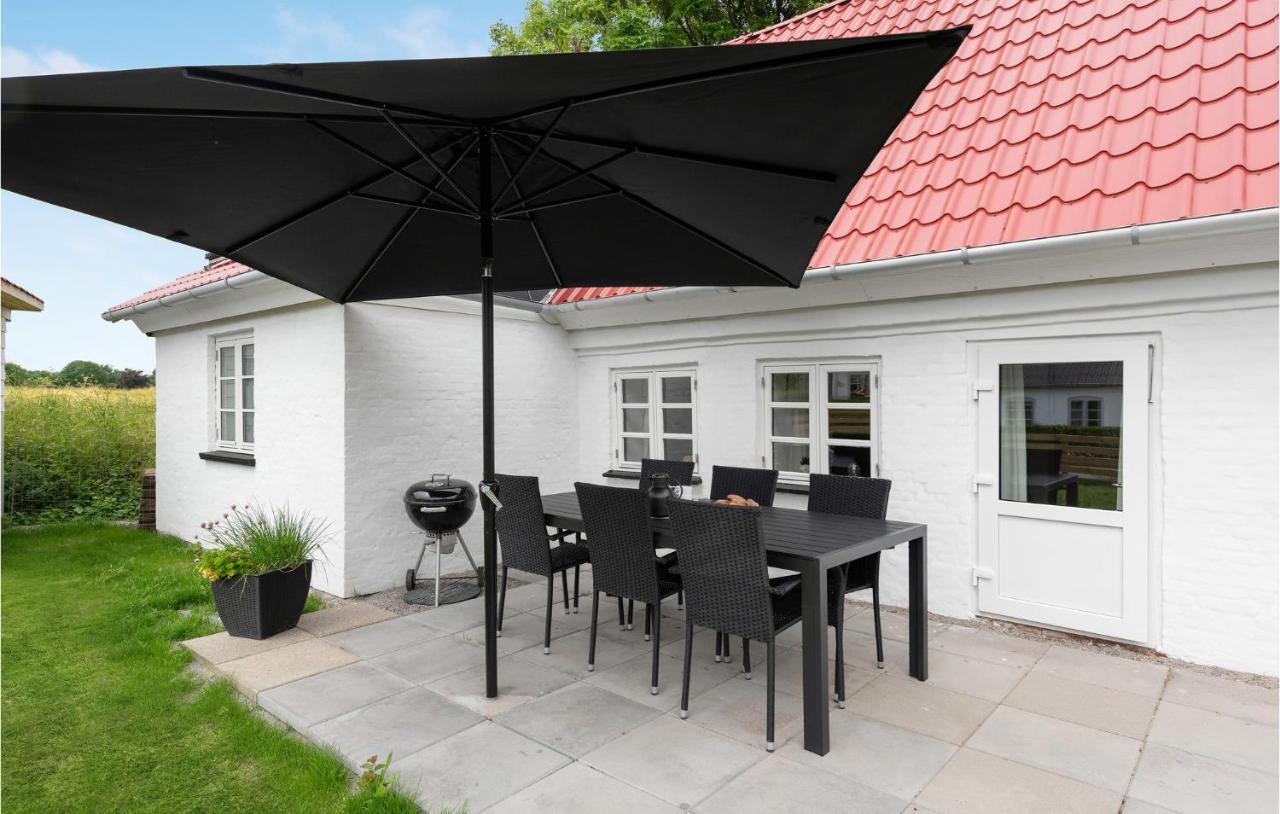Nice Home In Aeroskobing With Kitchen Exterior foto